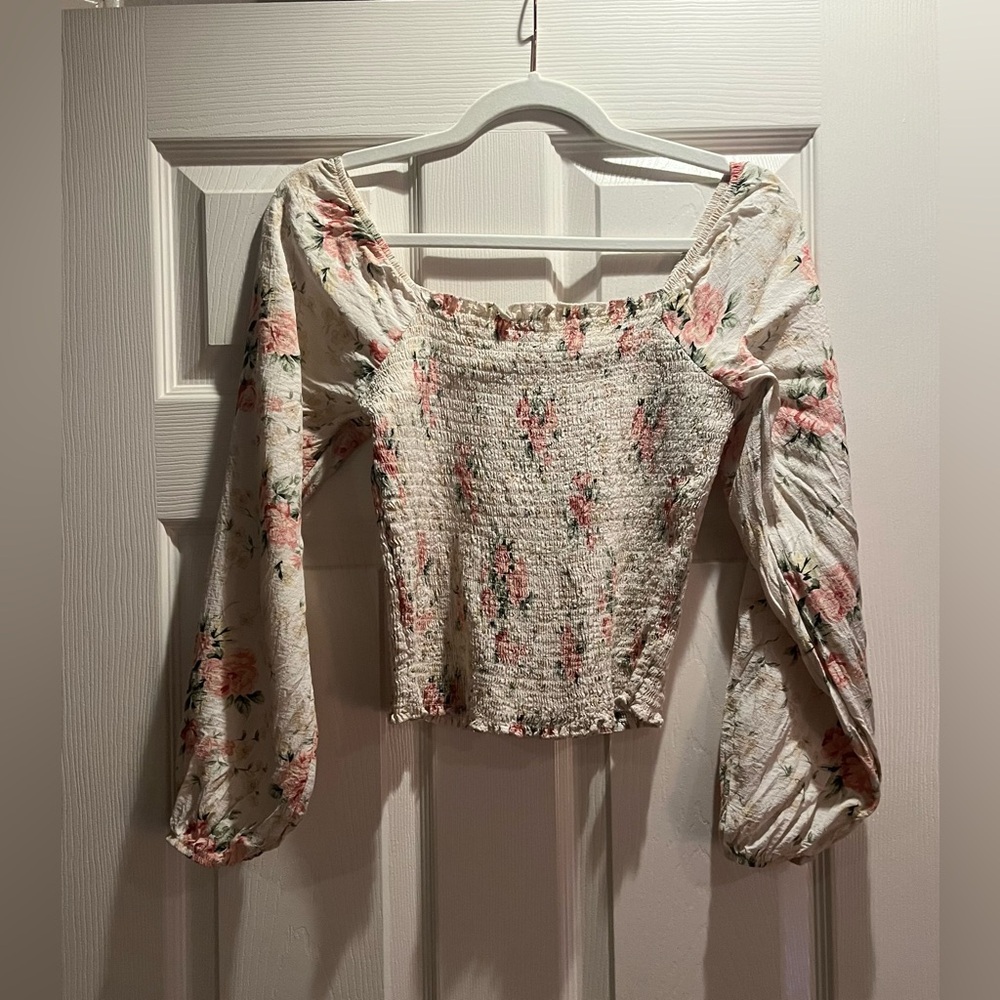 American Eagle Floral Smocked Crop Top Long Sleeve